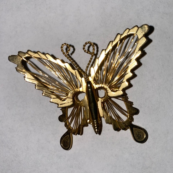 Vintage gold butterfly brooch - Picture 1 of 6